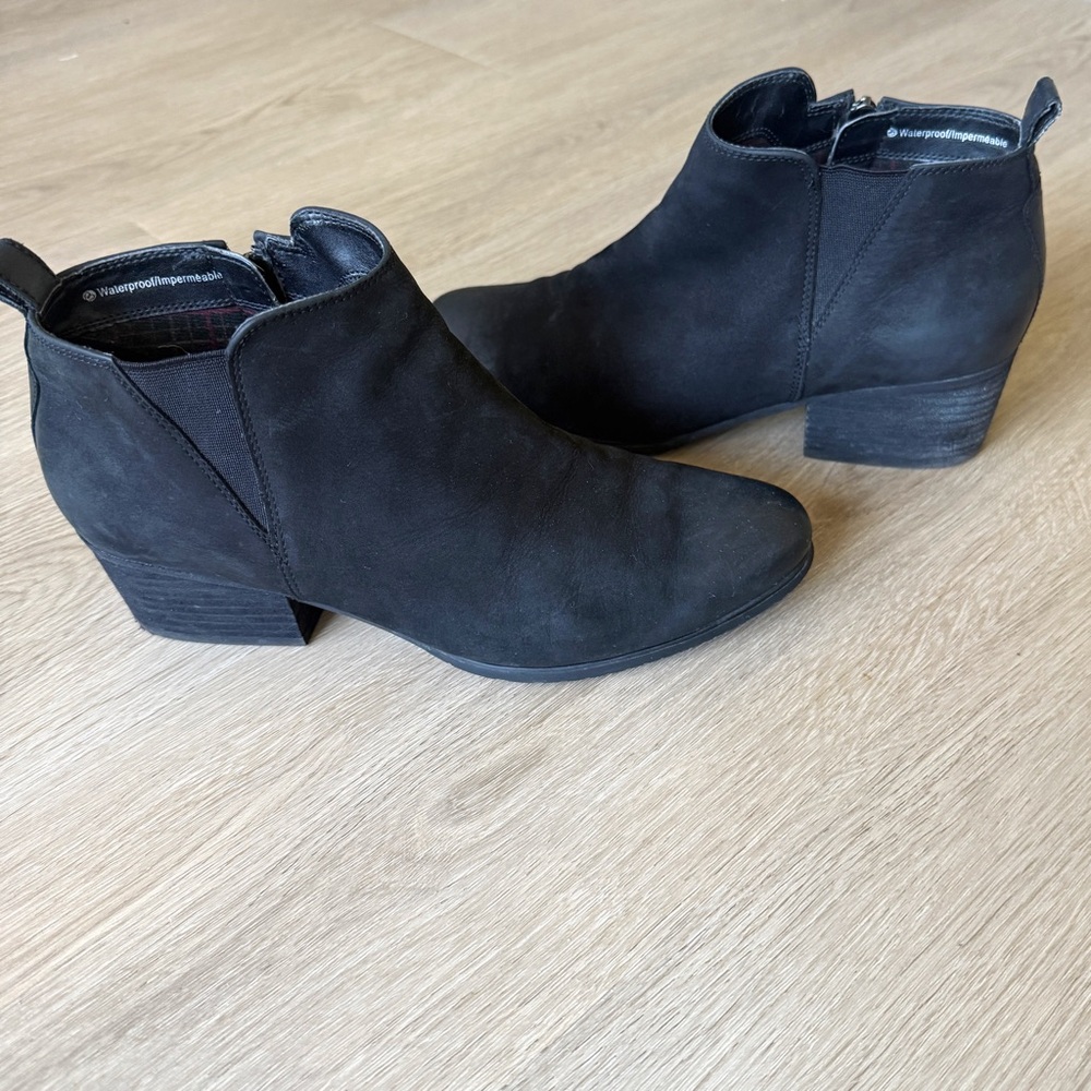 Blondo Waterproof Black Ankle Boots — Size 8.5W Low Heel Comfort